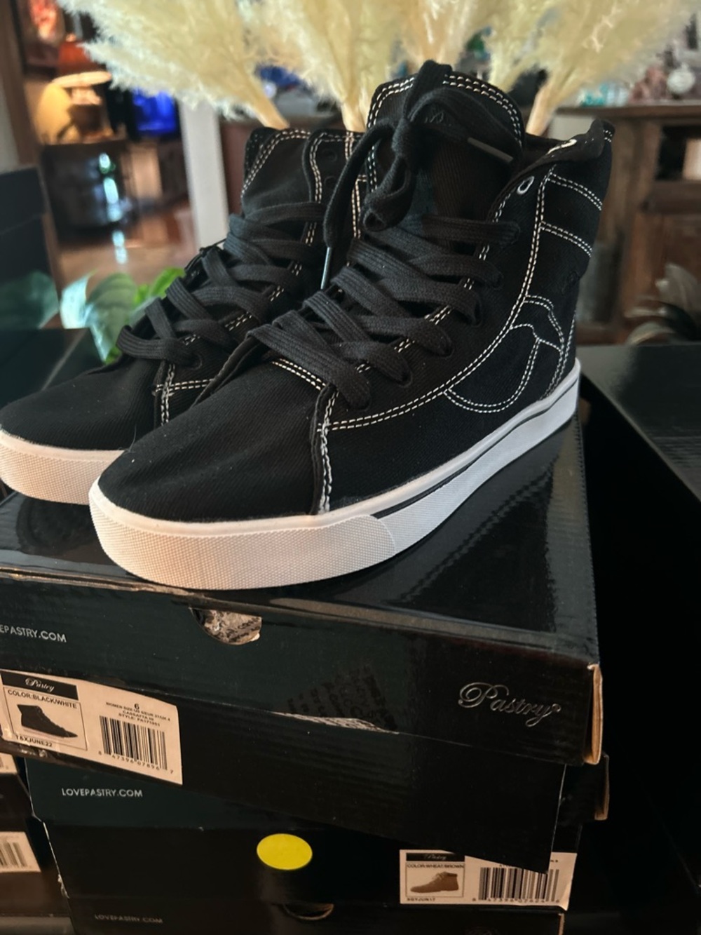 Pastry Black & White High-Top Canvas Sneakers women’s NWB 6